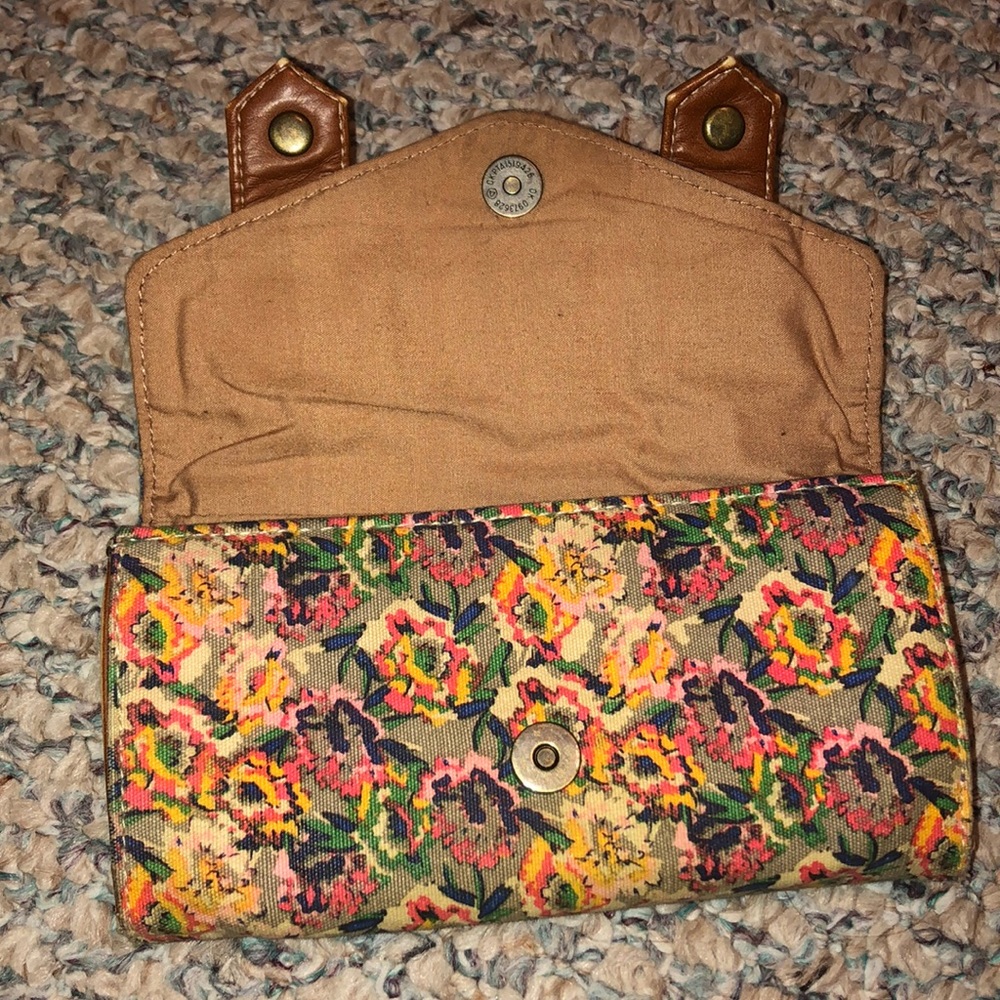 Target Wallet - Picture 2 of 5